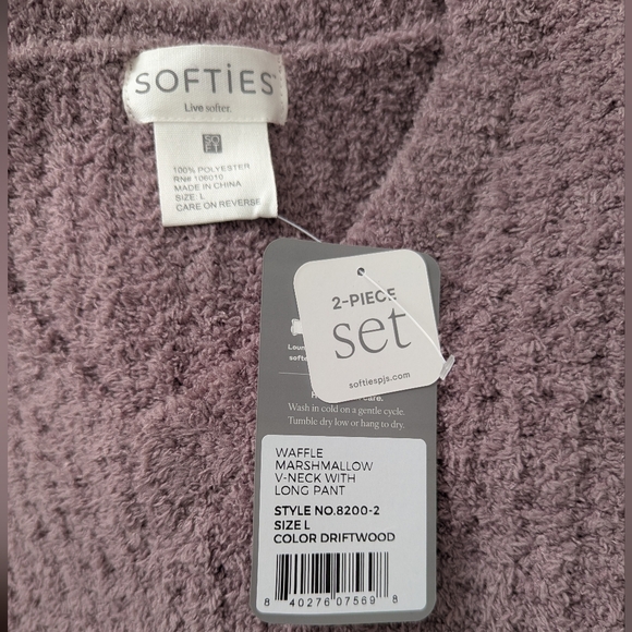 Softies Waffle Marshmallow V-Neck Luxe Lounge Set - Picture 5 of 5